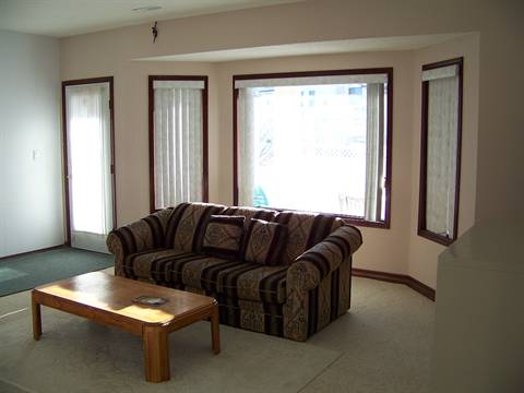 Calgary Alberta Room for rent, click for details...