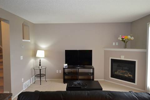 Fort Saskatchewan Alberta Duplex for rent, click for details...