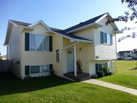 Red Deer Alberta House for rent, click for details...