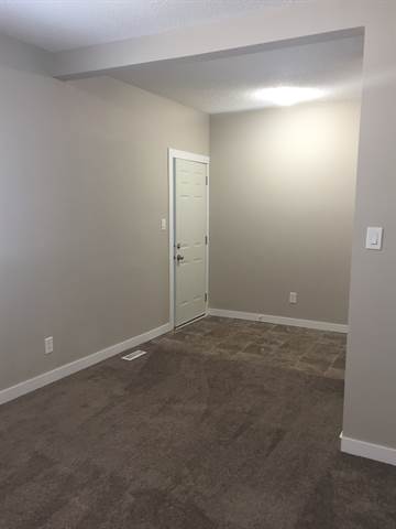 Edmonton Alberta Triplex for rent, click for details...