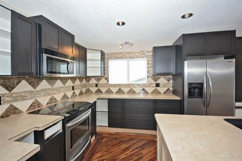 Calgary Alberta House for rent, click for details...