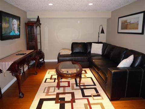 Edmonton Alberta Basement Suite for rent, click for details...