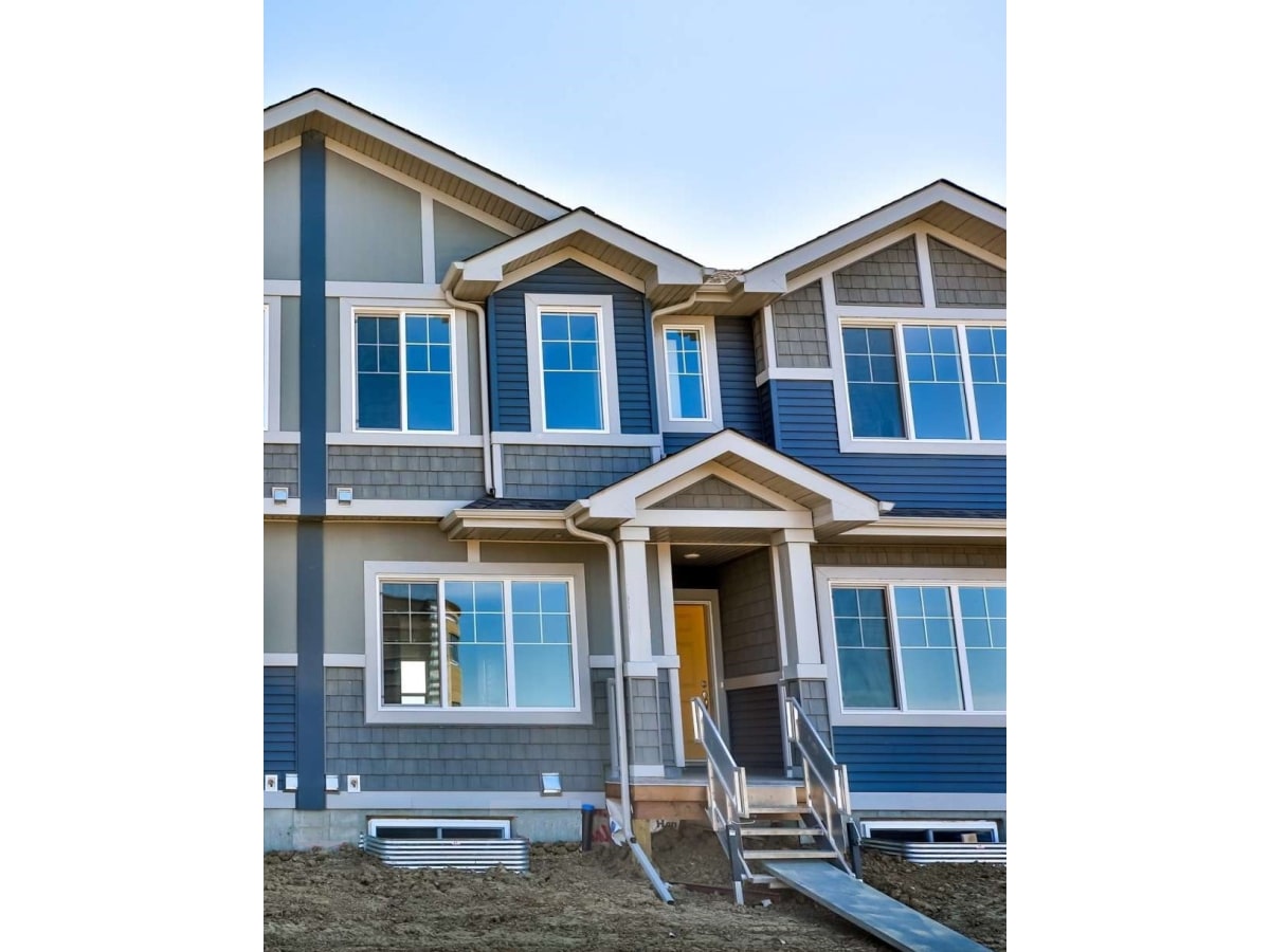 19 Apartments Devon Alberta Pics