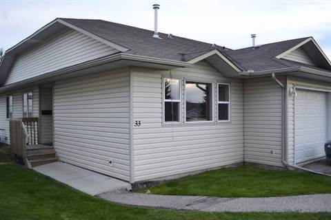 Stony Plain Alberta Duplex for rent, click for details...