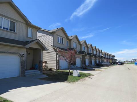 Stony Plain Alberta Townhouse for rent, click for details...