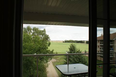 Stony Plain Alberta Condominium for rent, click for details...