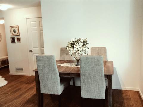 Calgary Alberta Condominium for rent, click for details...