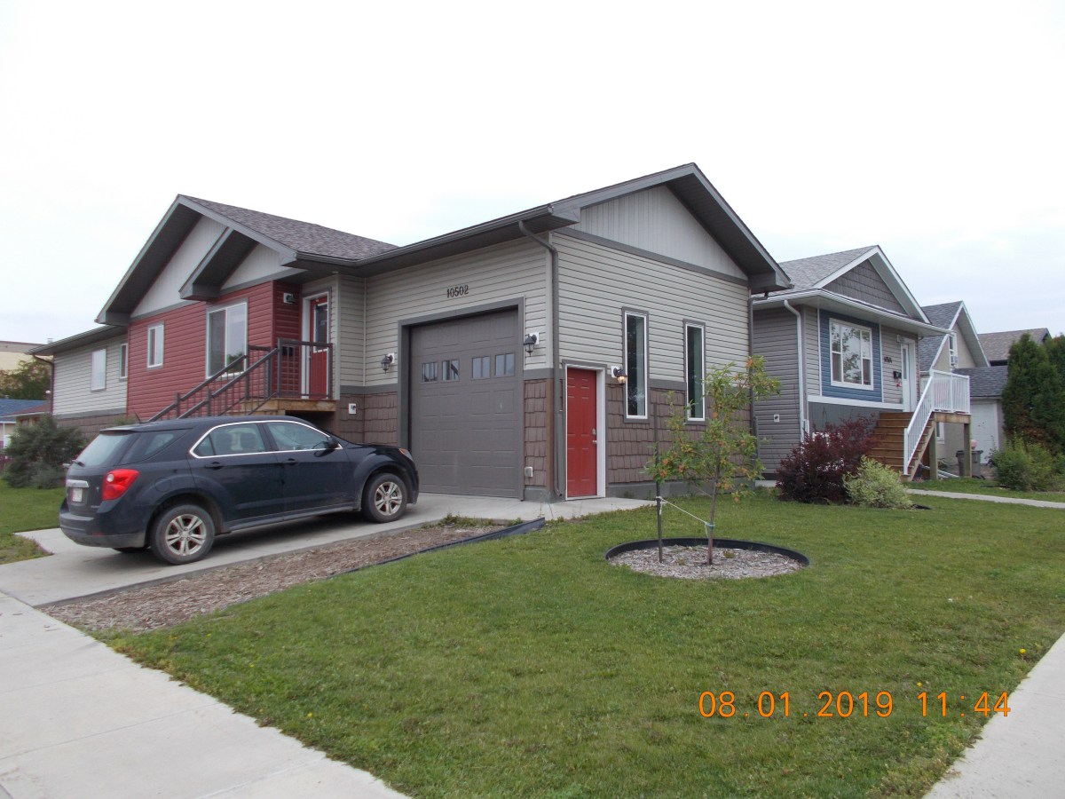 Grande Prairie 3 bedrooms Duplex for rent Ad ID 10502A102Street