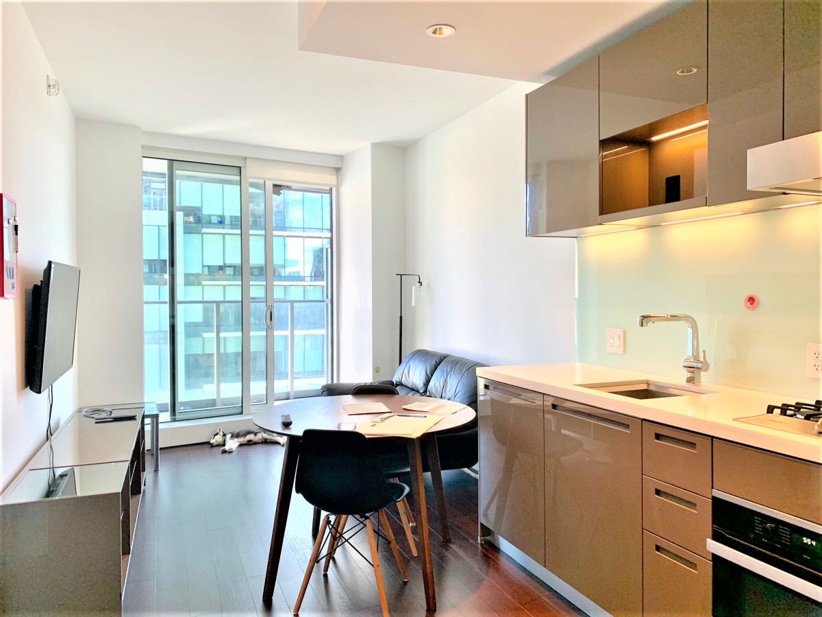 Surrey British Columbia Apartments Houses and Condos For Rent